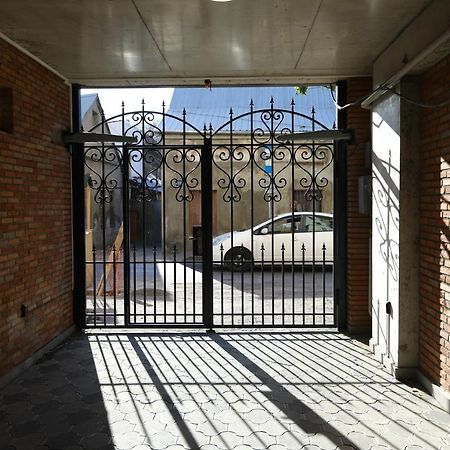 Brick House Lejlighed Tbilisi Eksteriør billede