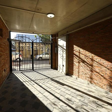Brick House Lejlighed Tbilisi Eksteriør billede